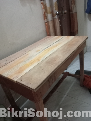 জরুরী ভিত্তিতে চেয়ার প্লাস টেবিল বিক্রি